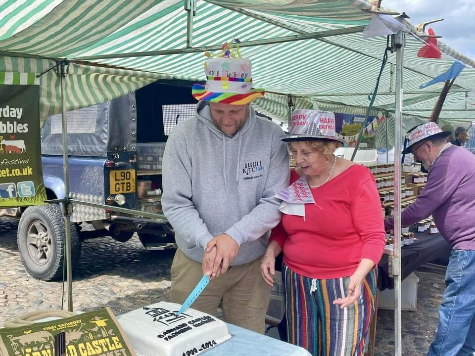 Barney Farmers' Market birthday bash!